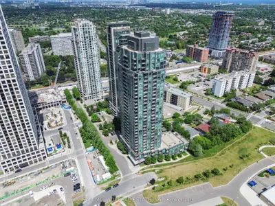 Condo Apartment in Mississauga