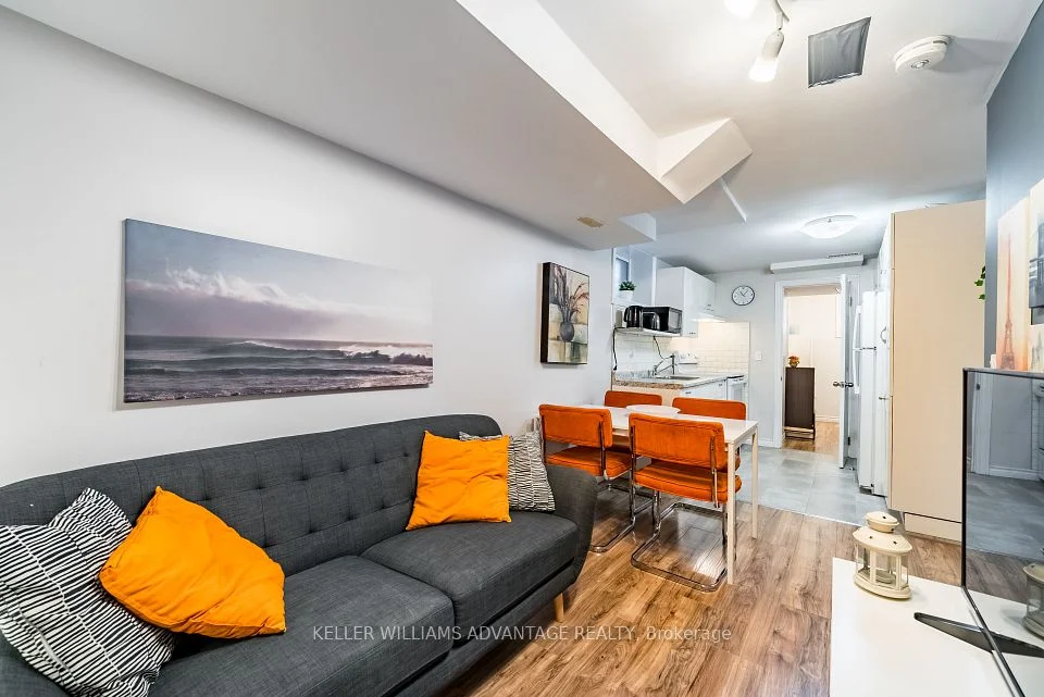 14 Innes Avenue 4, Toronto W03, On M6e 1m8