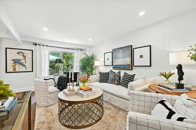 Condo Townhouse in Burlington