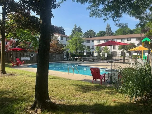 7077 Estoril Road 12, Mississauga, ON L5N 1N3
