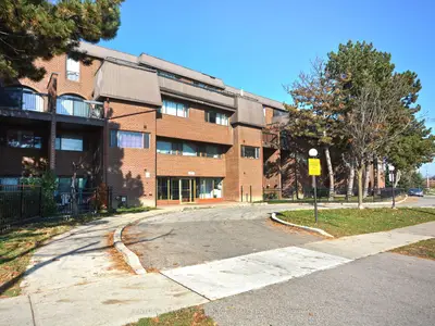 Condo Townhouse in Mississauga