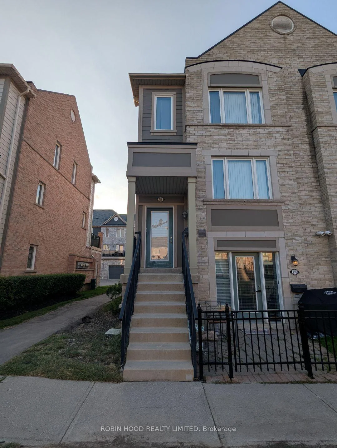 3050 Erin Centre Boulevard 120, Mississauga, ON L5M 0P5