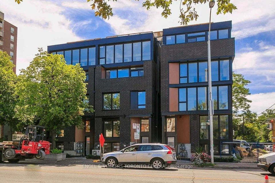 1555 Bloor Street W 1, Toronto W01, ON M6P 1A5