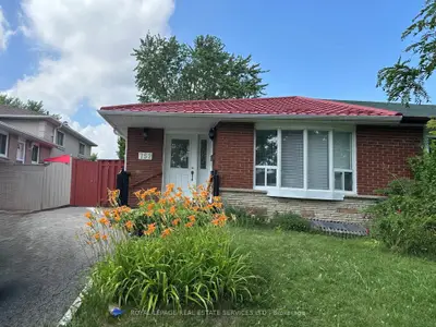 Semi-Detached in Mississauga