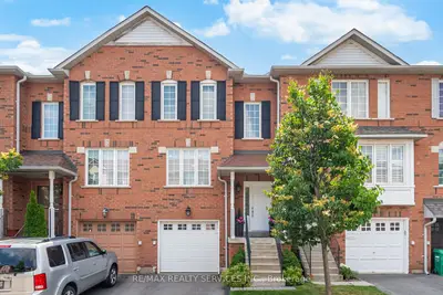 Condo Townhouse in Brampton