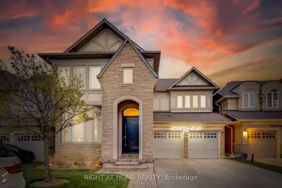 Detached in Oakville