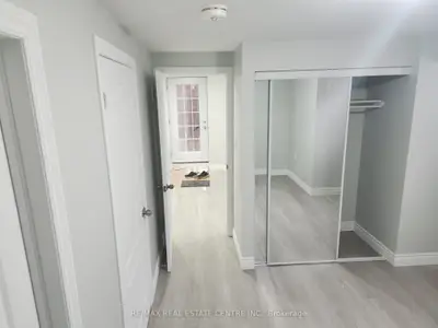 Att/Row/Townhouse in Brampton