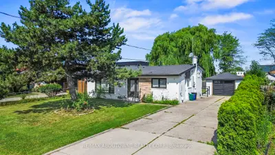 Detached in Oakville