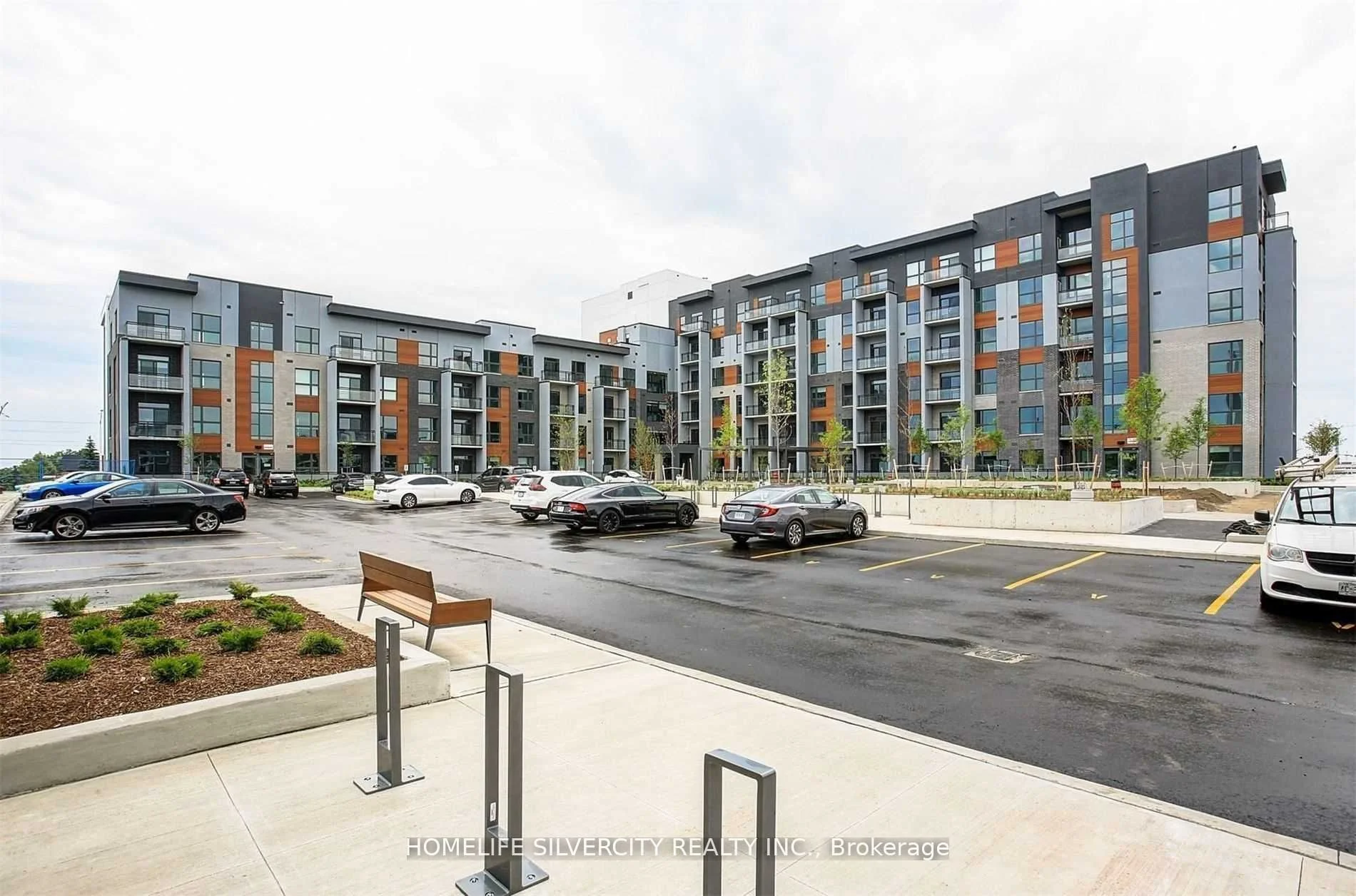 95 Dundas Street 327, Oakville, On L6m 5n4