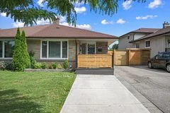 2404 Padstow Crescent, Mississauga, ON L5J 2G4