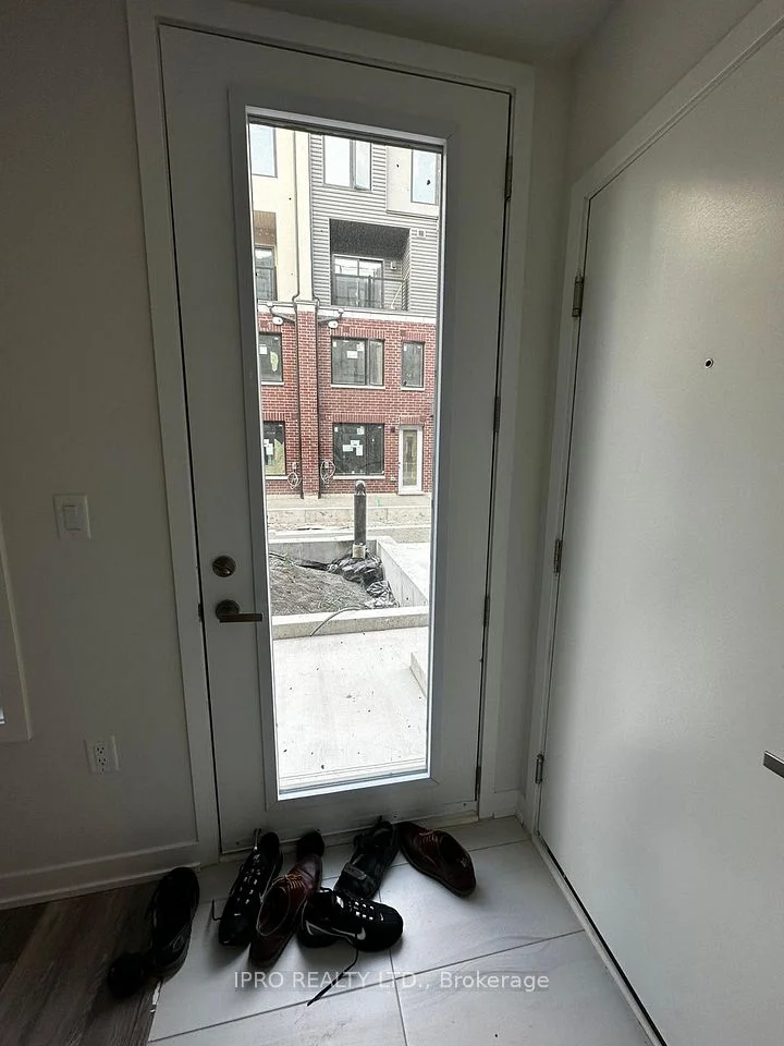 3409 Ridgeway Drive 27, Mississauga, ON L5L 0B9