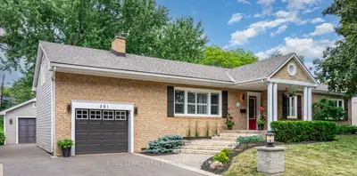 Detached in Burlington
