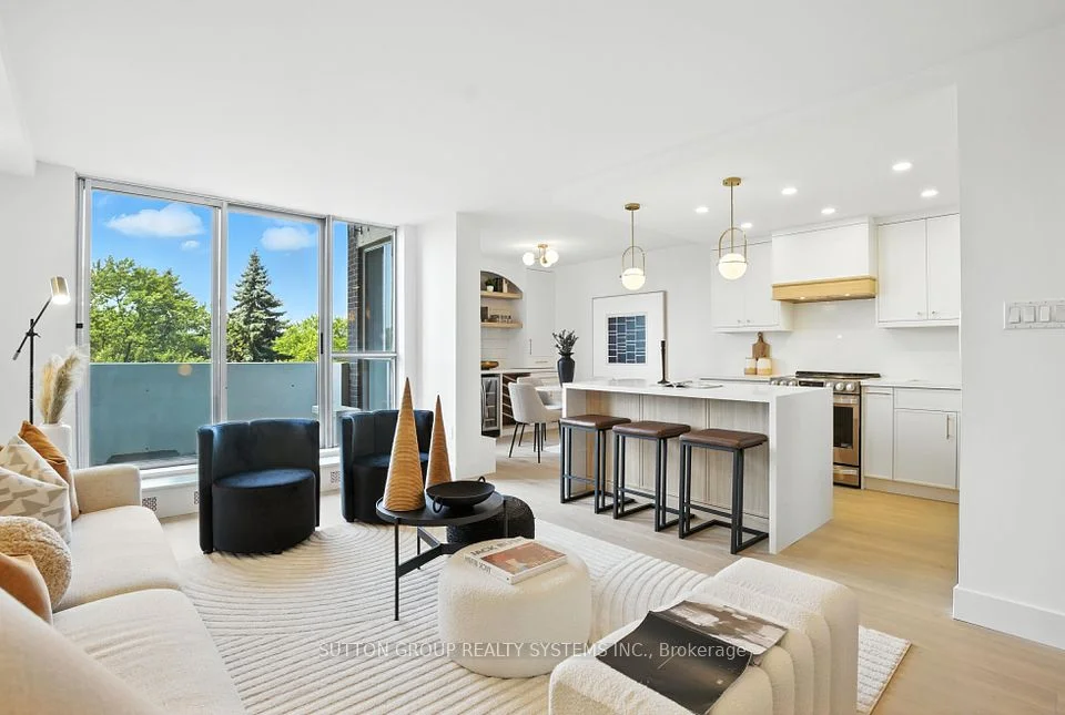 35 Ormskirk Avenue 307, Toronto W01, ON M6S 1A8