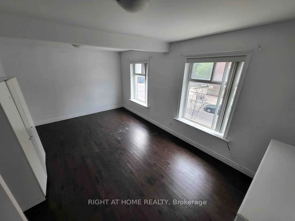1028 Bloor Street W 2, Toronto W02, ON M6H 1M2