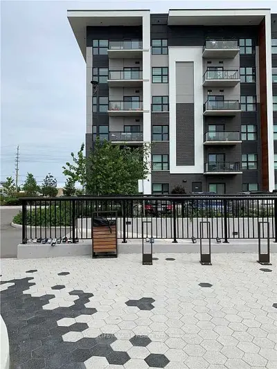 Common Element Condo in Oakville