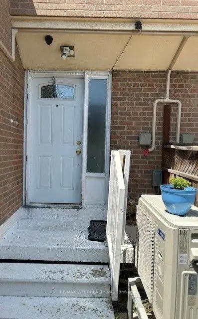 Condo Townhouse in Toronto