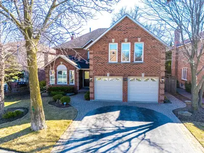 Detached in Oakville