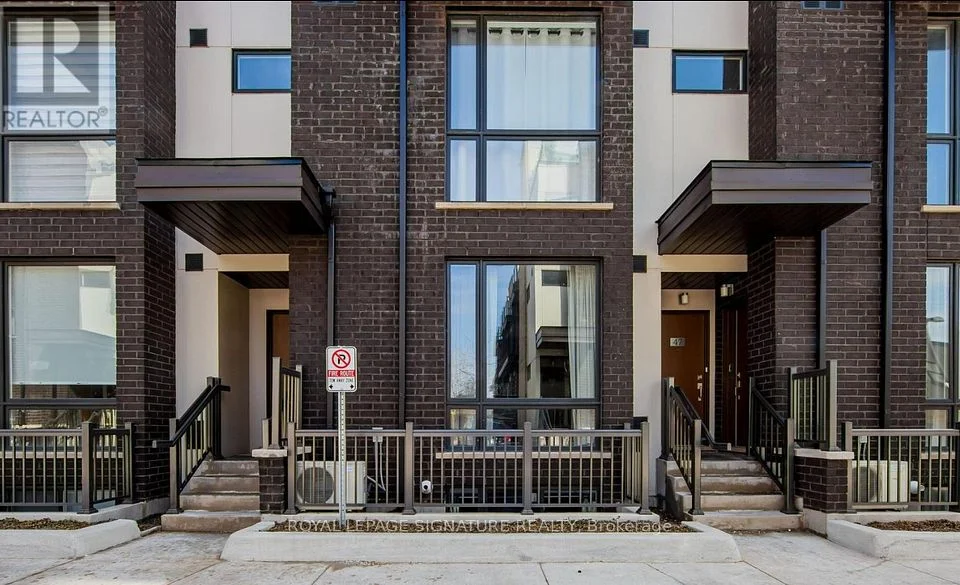 26 Fieldway Road 47, Toronto W08, ON M8Z 0E3