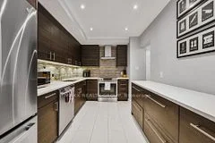3360 The Credit Woodlands Road 14, Mississauga, ON L5C 2J8