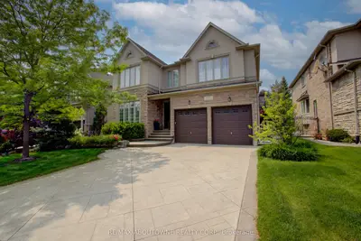 Detached in Oakville
