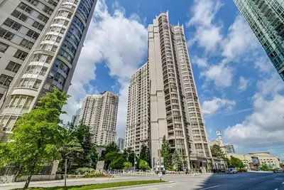 Condo Apartment in Mississauga