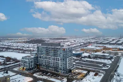 Condo Apartment in Milton