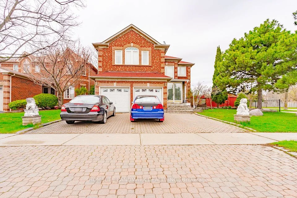 3211 Bloomfied Drive, Mississauga, ON L5N 6V2