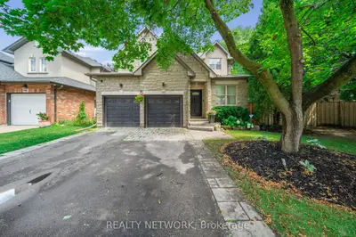Detached in Oakville