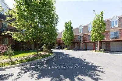 Condo Townhouse in Mississauga