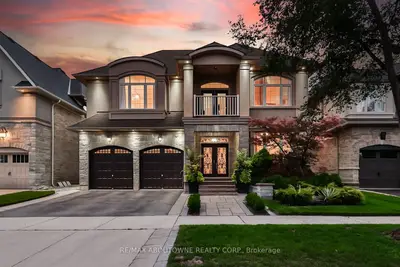 Detached in Oakville