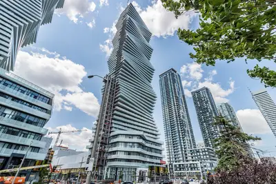 Condo Apartment in Mississauga