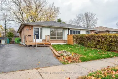 Semi-Detached in Mississauga