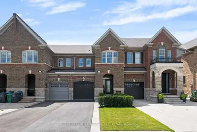 Att/Row/Townhouse in Caledon