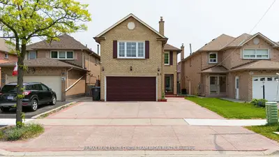 Detached in Brampton