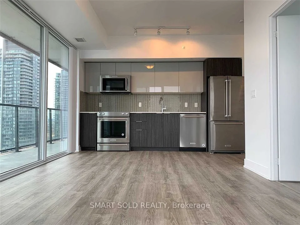 20 Shore Breeze Drive 2110, Toronto W06, On M8v 1a1