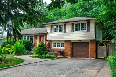 Detached in Burlington