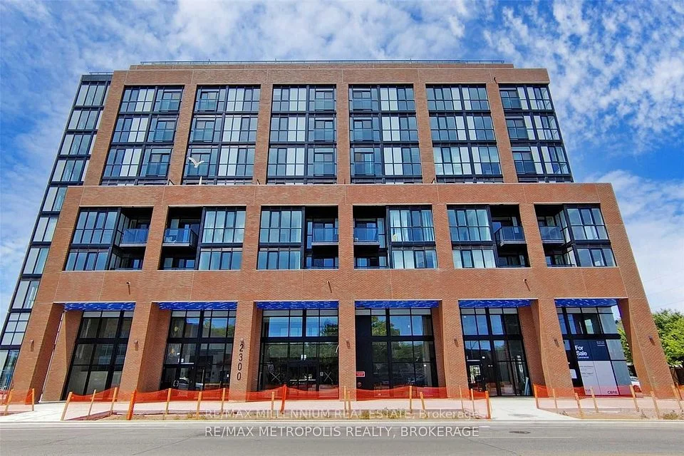 2300 St Clair Avenue W 807, Toronto W02, ON M6N 0B3