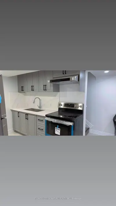 Lower Level in Halton Hills