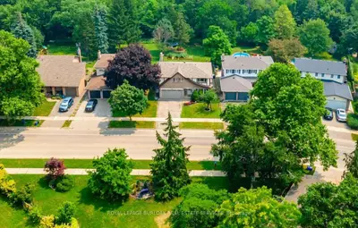 Detached in Burlington
