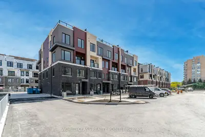 Condo Townhouse in Mississauga