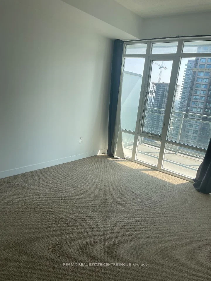 360 Square One Drive 2706, Mississauga, ON L5B 0G7