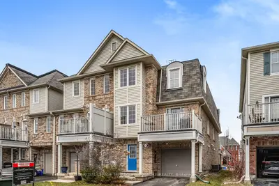Att/Row/Townhouse in Milton