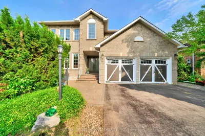 Detached in Oakville
