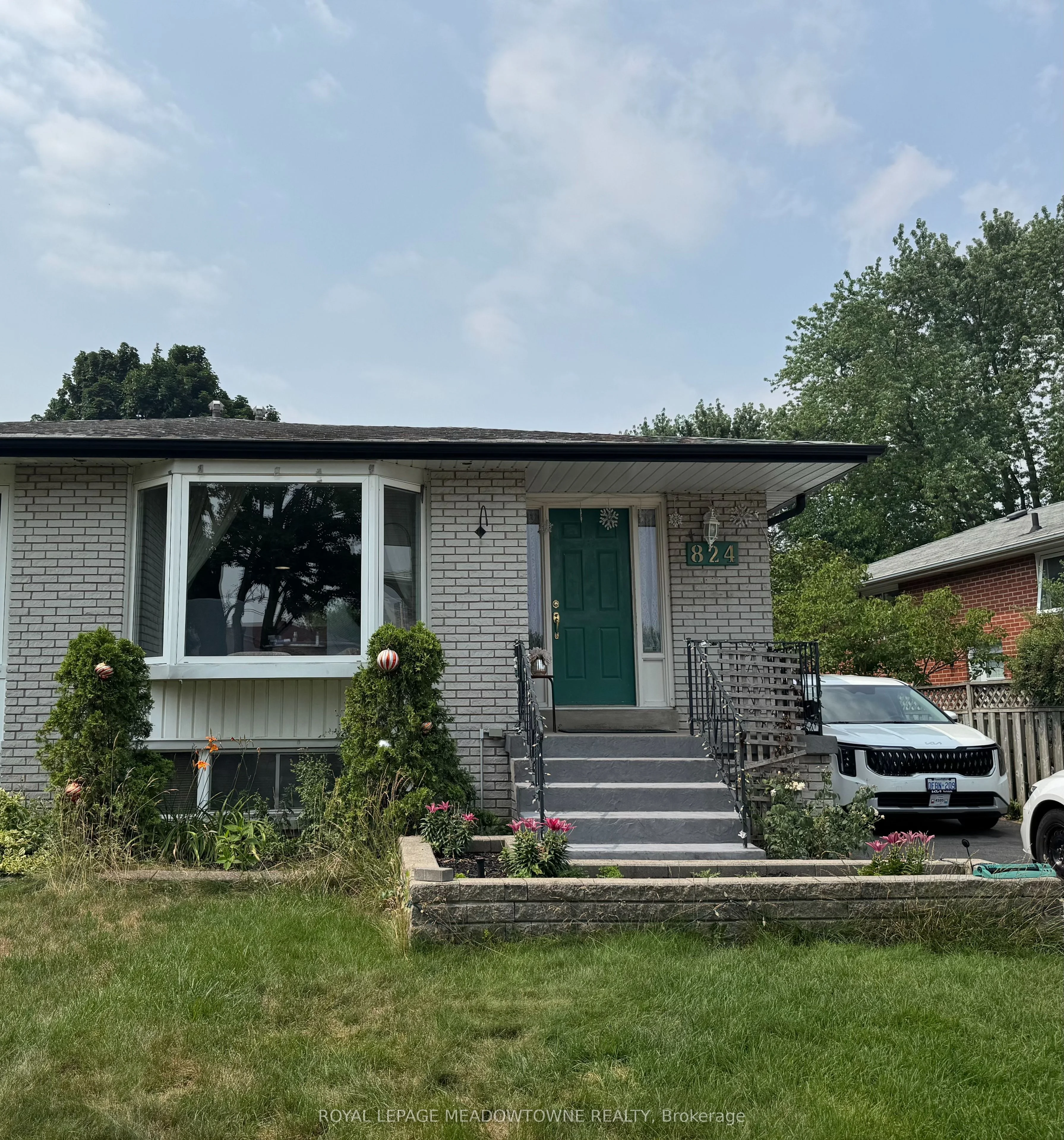 824 Inverhouse Drive, Mississauga, ON L5J 2X8