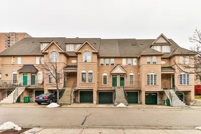 Condo Townhouse in Mississauga