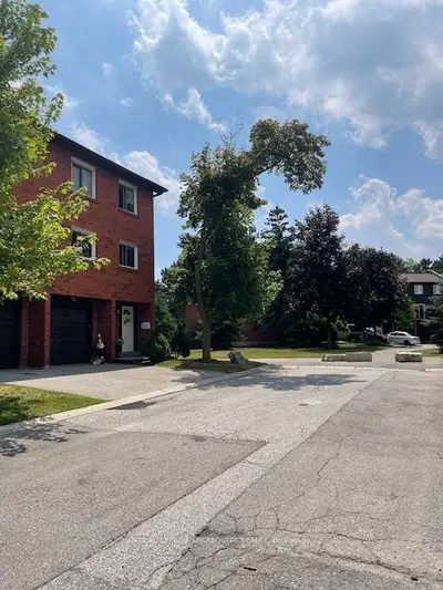 Condo Townhouse in Mississauga