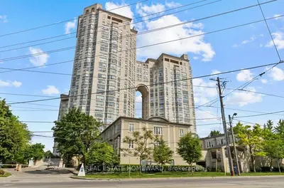 Condo Apartment in Toronto