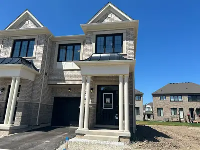 Att/Row/Townhouse in Milton