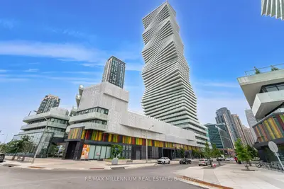 Condo Apartment in Mississauga