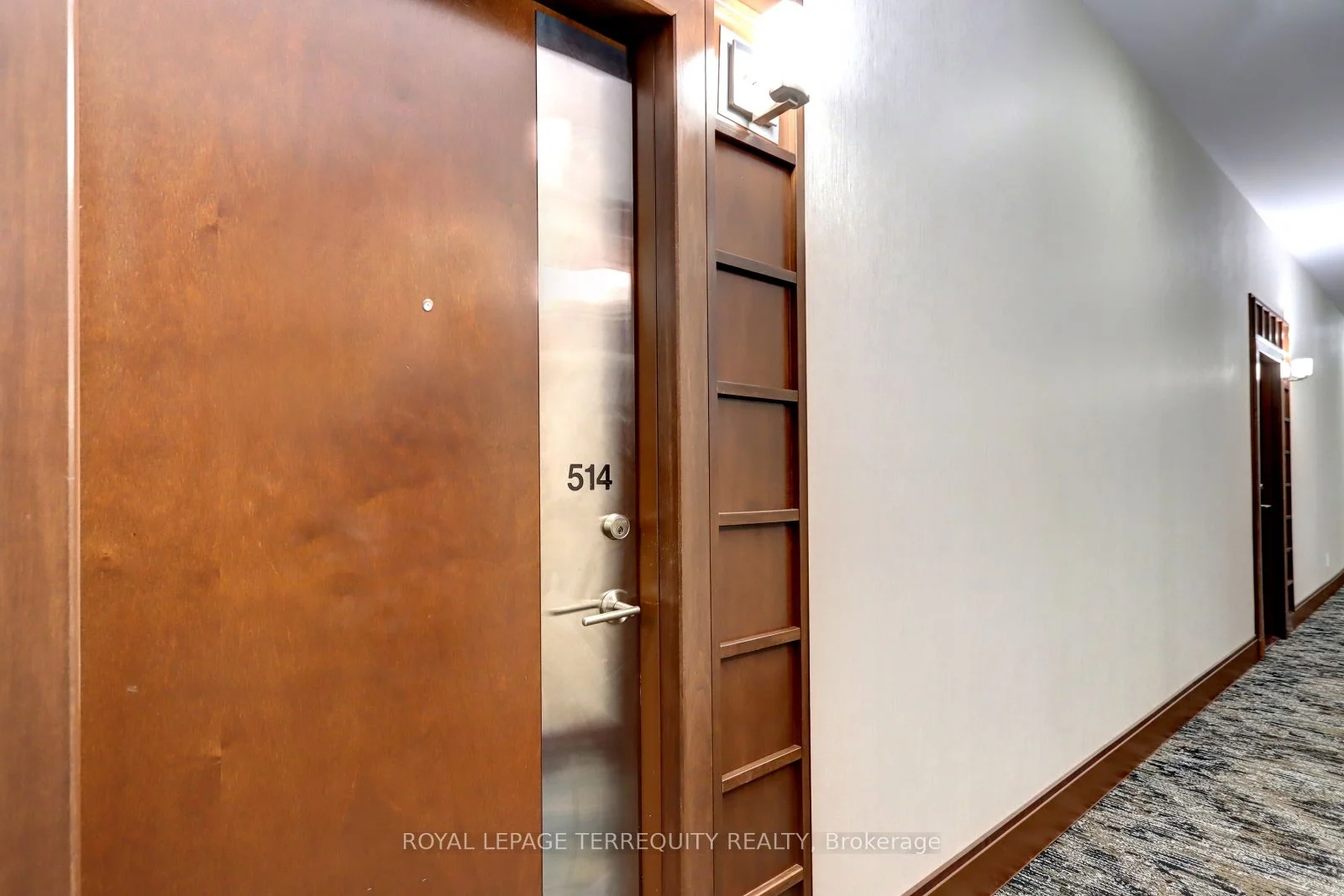 3391 Bloor Street 514, Toronto W08, ON M8X 1G3